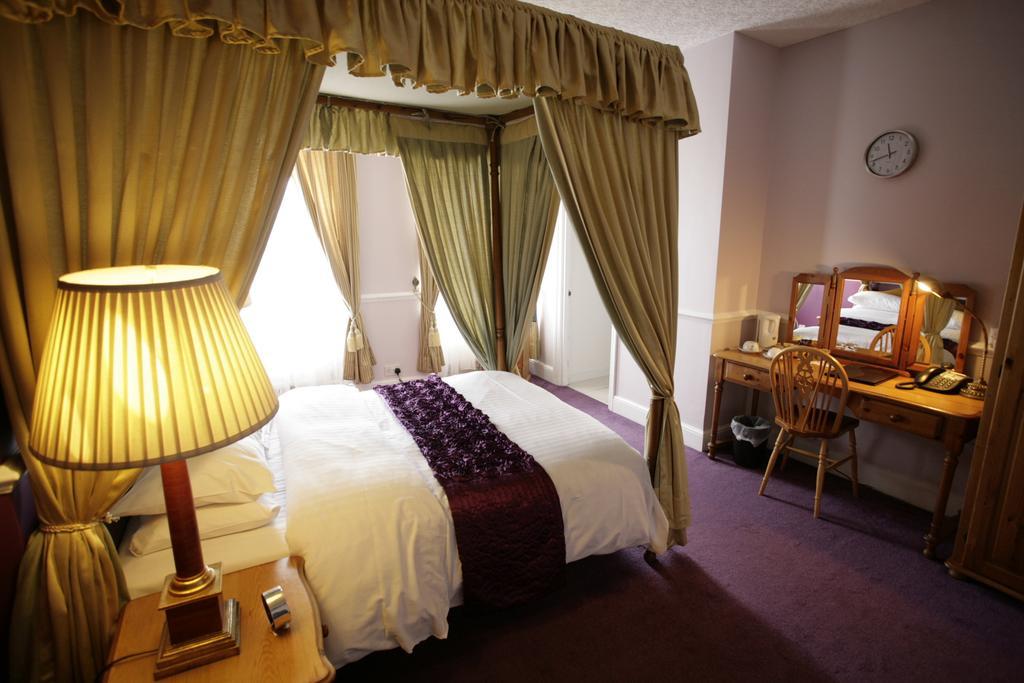The Imperial Hotel Stroud  Ngoại thất bức ảnh
