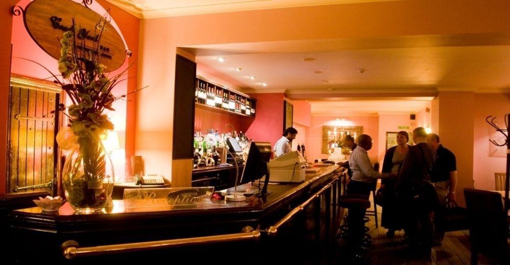 The Imperial Hotel Stroud  Ngoại thất bức ảnh