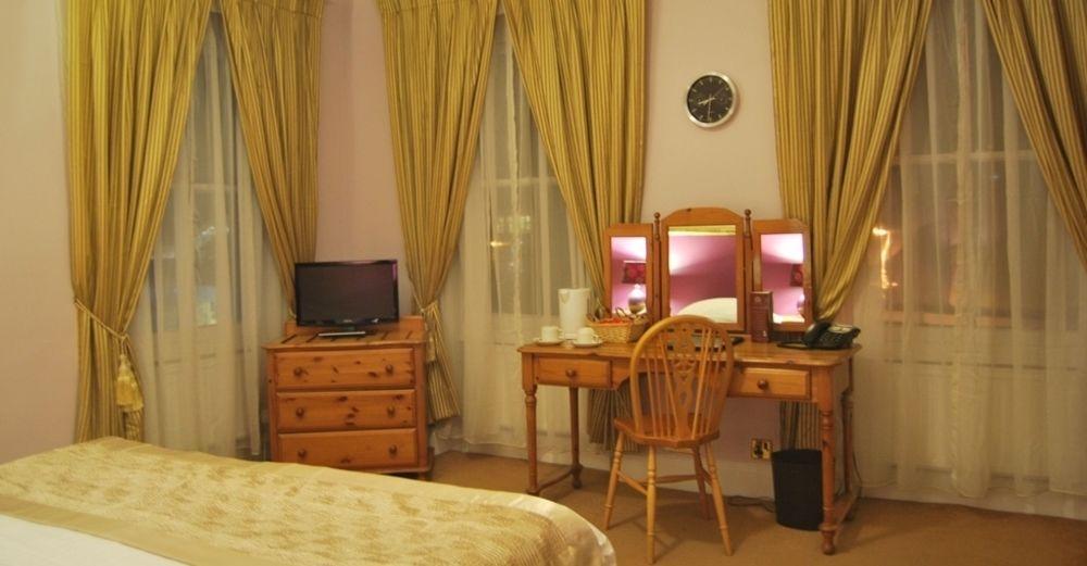 The Imperial Hotel Stroud  Ngoại thất bức ảnh