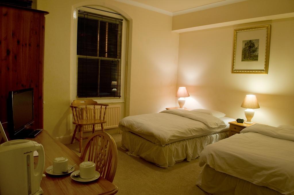 The Imperial Hotel Stroud  Ngoại thất bức ảnh