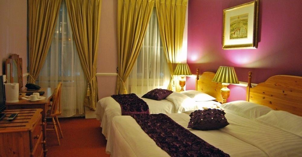 The Imperial Hotel Stroud  Ngoại thất bức ảnh