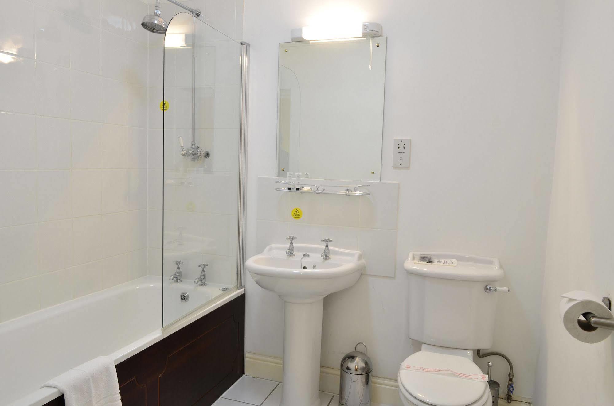 The Imperial Hotel Stroud  Ngoại thất bức ảnh